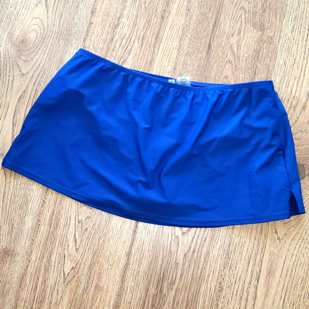 Into the Bleu skirt 12